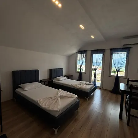 Apartament Arbi *